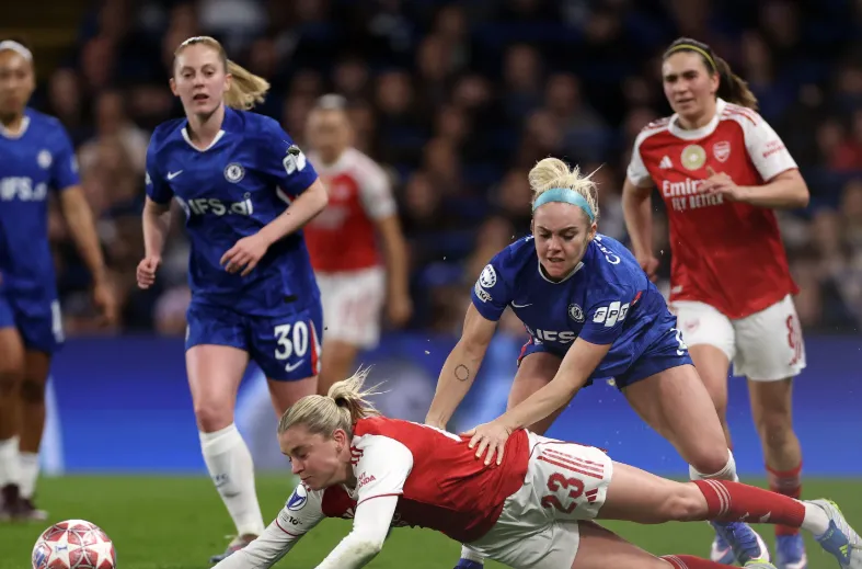 A Tactical Chess Match Unfolds